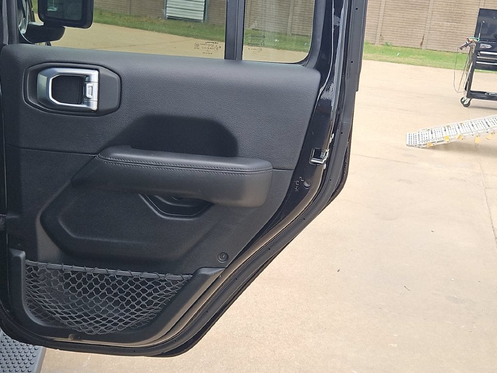 2021 Jeep Wrangler Unlimited Sahara Altitude
