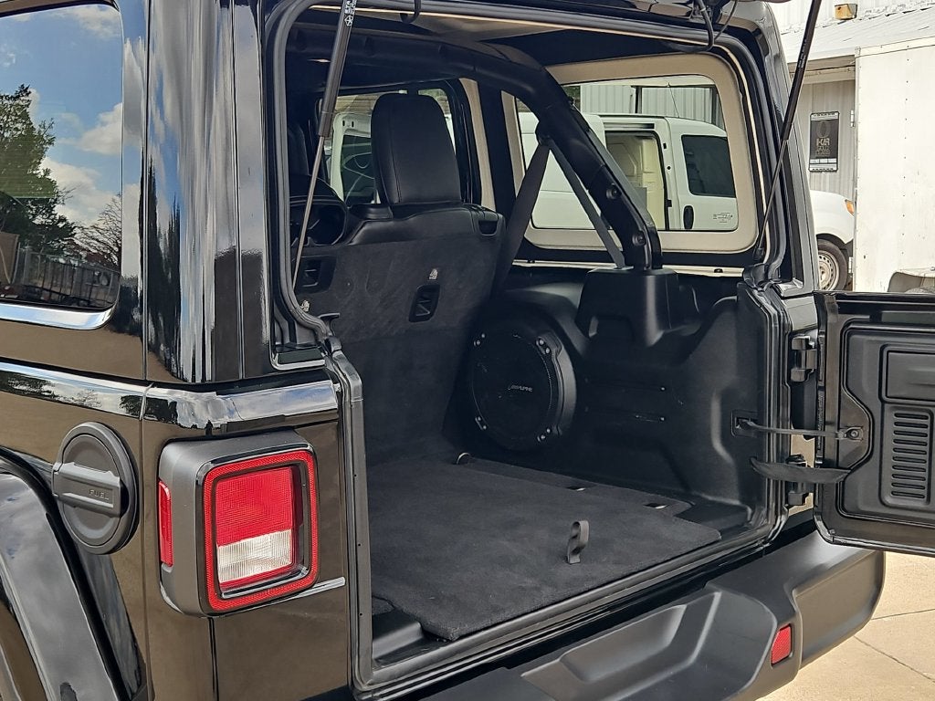 2021 Jeep Wrangler Unlimited Sahara Altitude