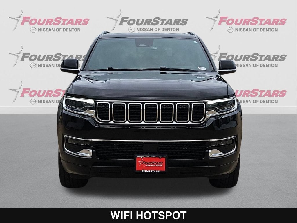 2023 Jeep Wagoneer Base