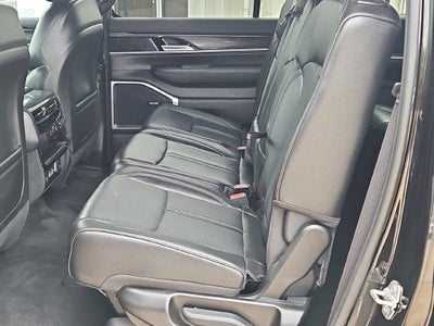 2023 Jeep Wagoneer Base