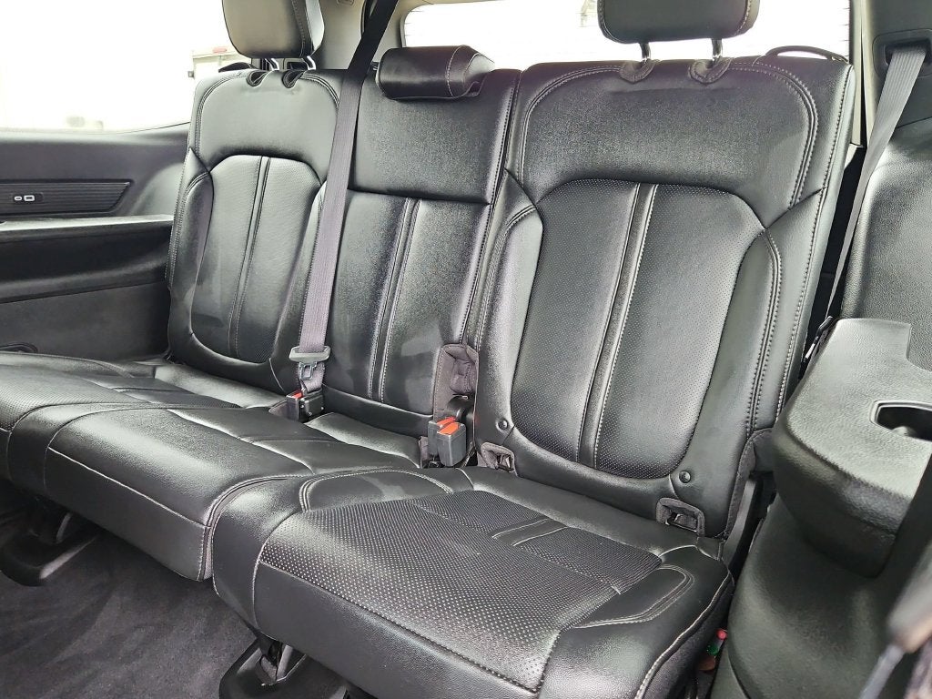 2023 Jeep Wagoneer Base