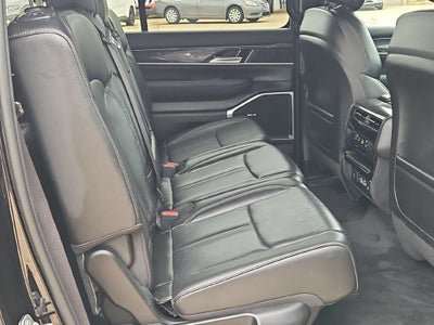 2023 Jeep Wagoneer Base