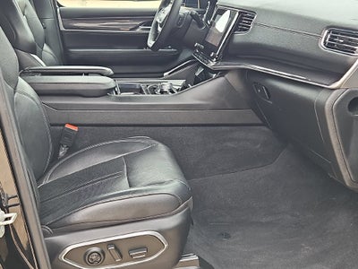 2023 Jeep Wagoneer Base