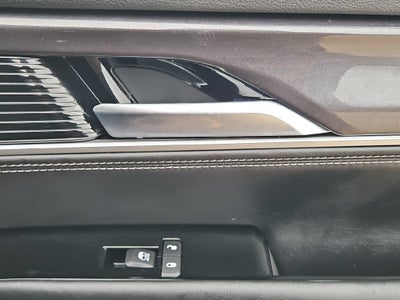 2023 Jeep Wagoneer Base
