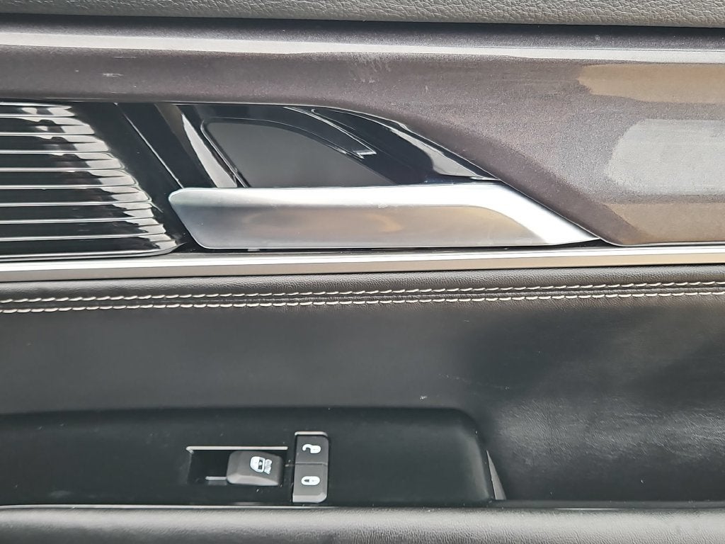 2023 Jeep Wagoneer Base