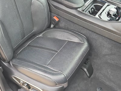 2023 Jeep Wagoneer Base