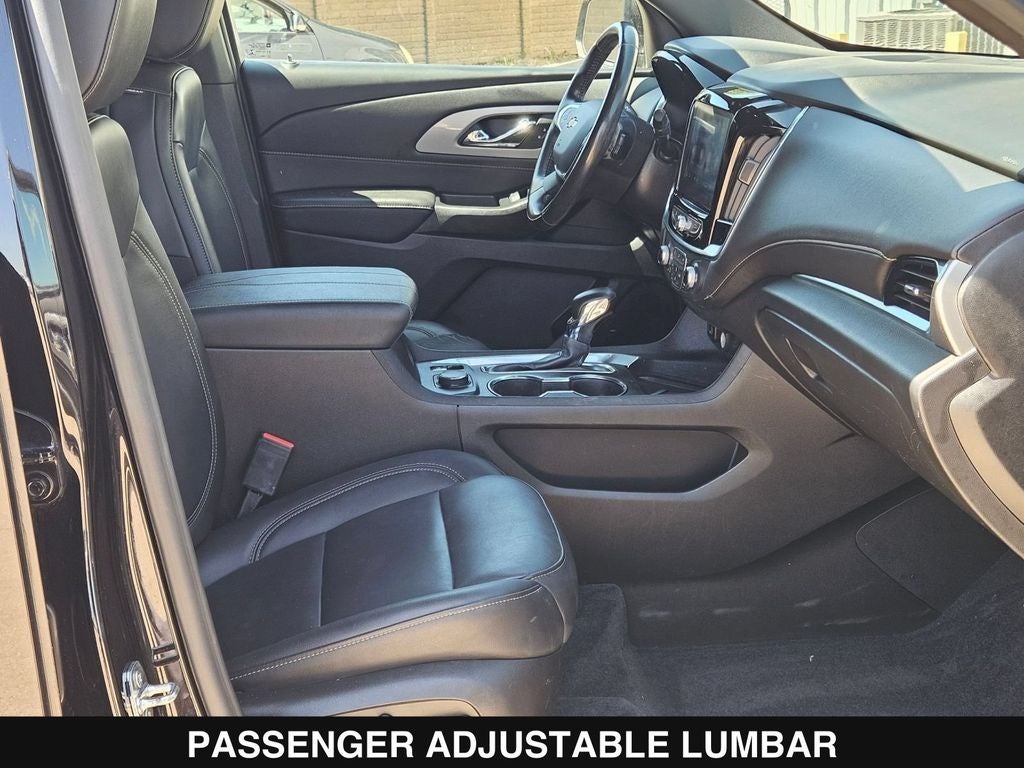 2022 Chevrolet Traverse LT Leather