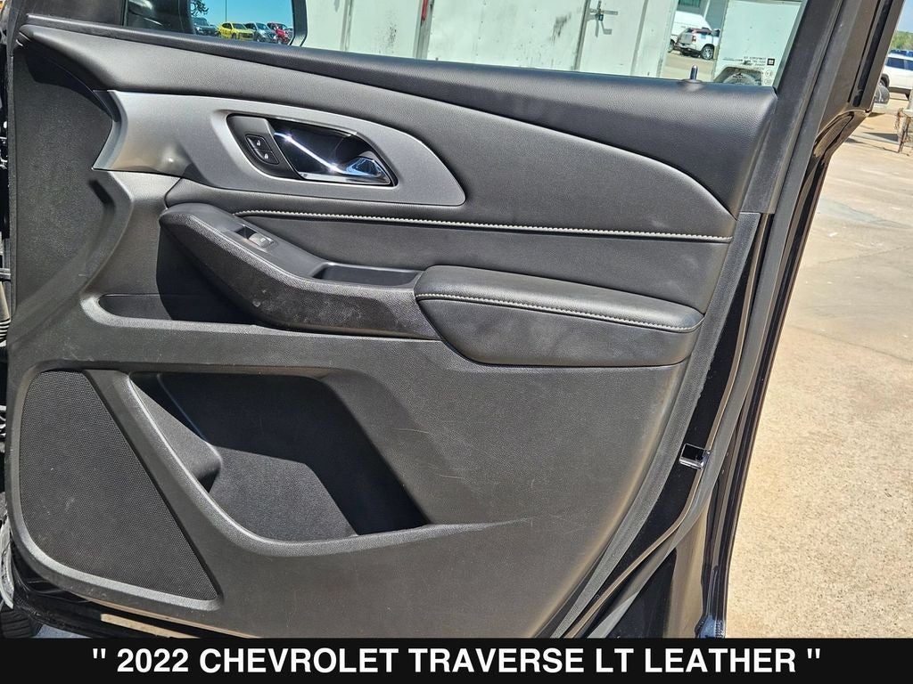 2022 Chevrolet Traverse LT Leather