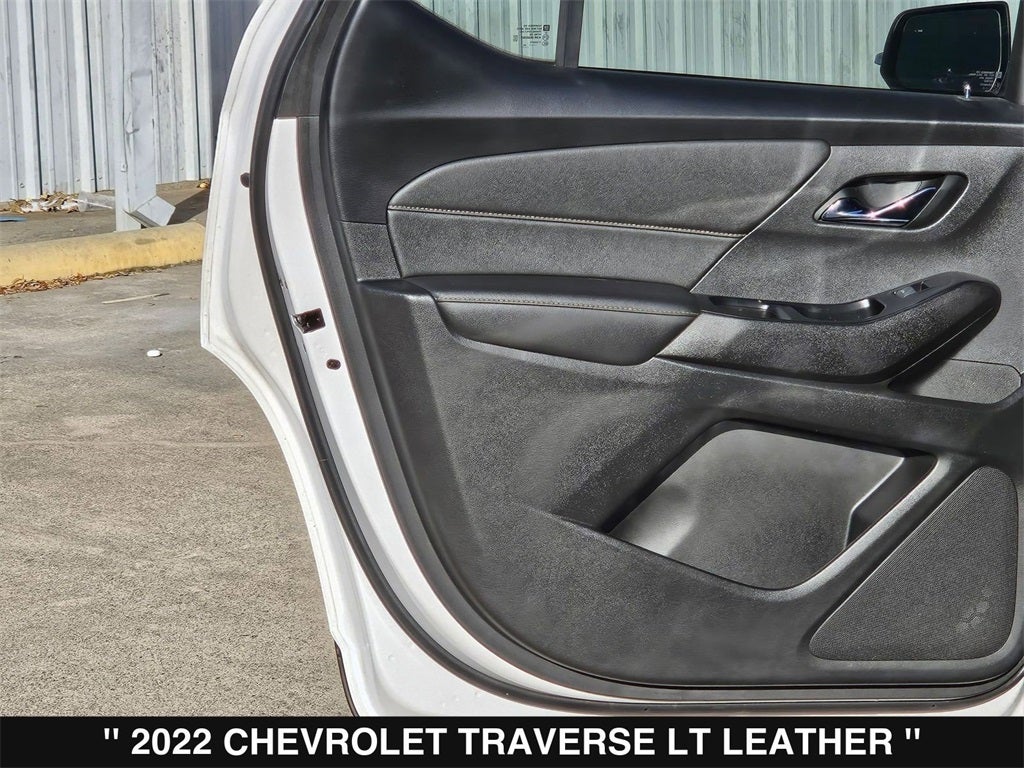 2022 Chevrolet Traverse LT Leather