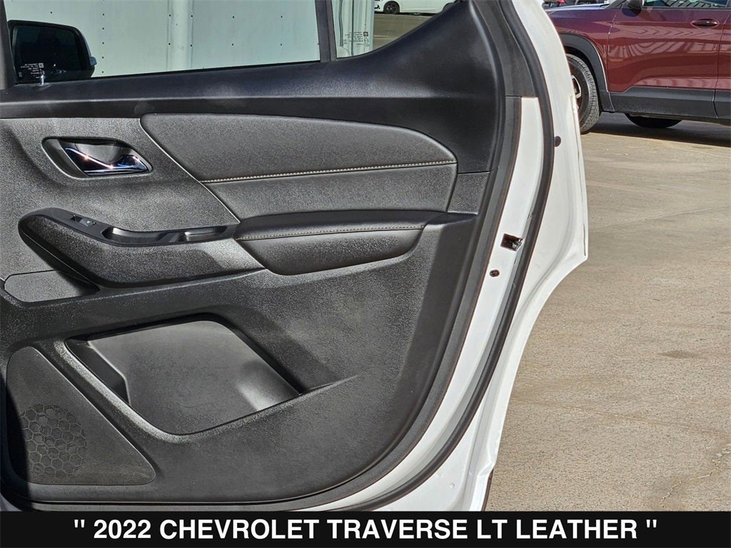 2022 Chevrolet Traverse LT Leather