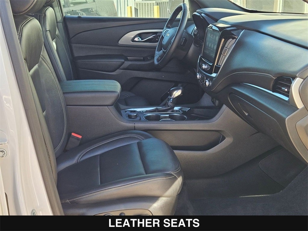 2022 Chevrolet Traverse LT Leather