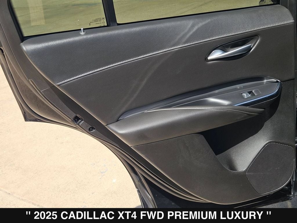 2025 Cadillac XT4 Premium Luxury