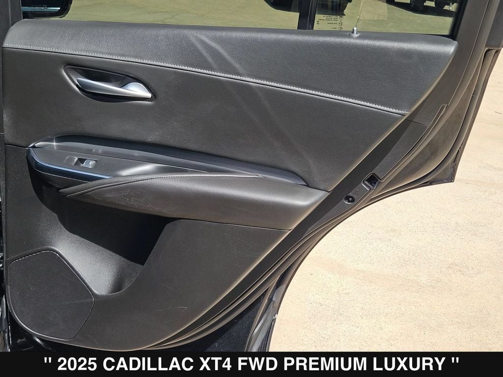 2025 Cadillac XT4 Premium Luxury