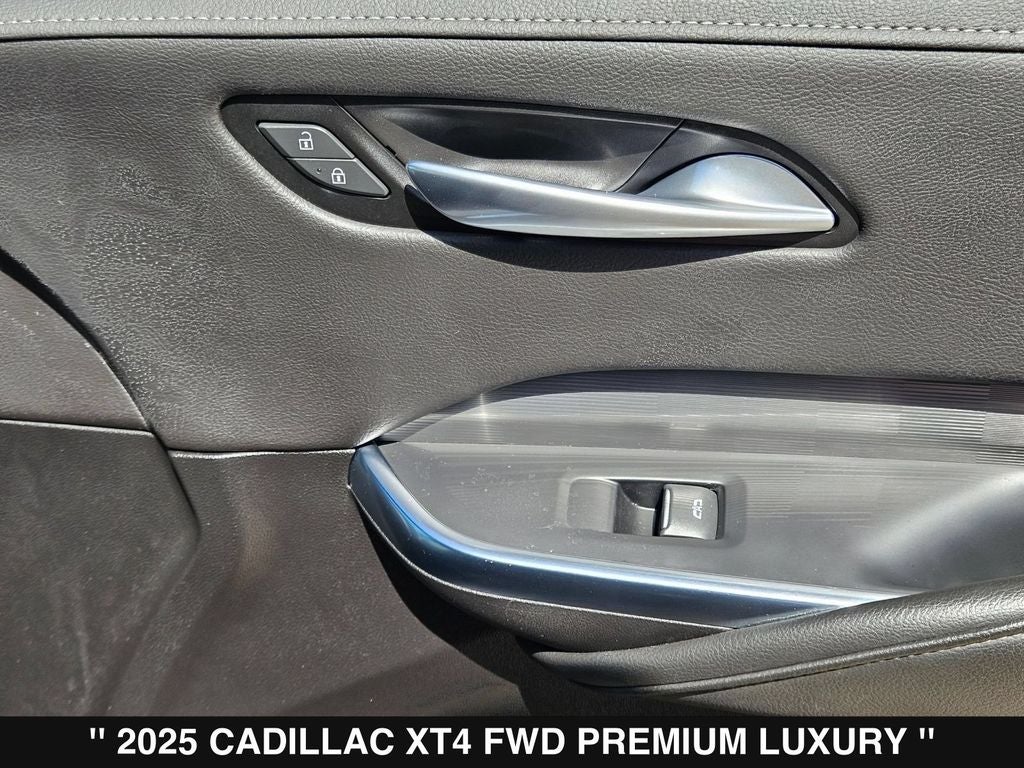 2025 Cadillac XT4 Premium Luxury