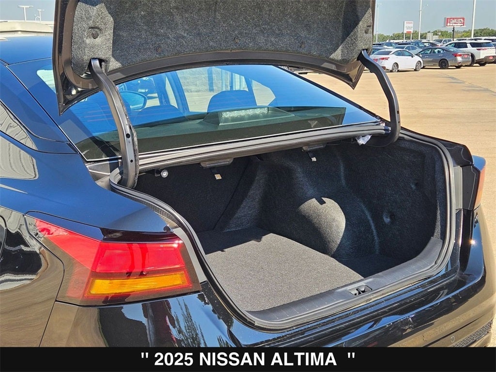 2025 Nissan Altima 2.5 SR