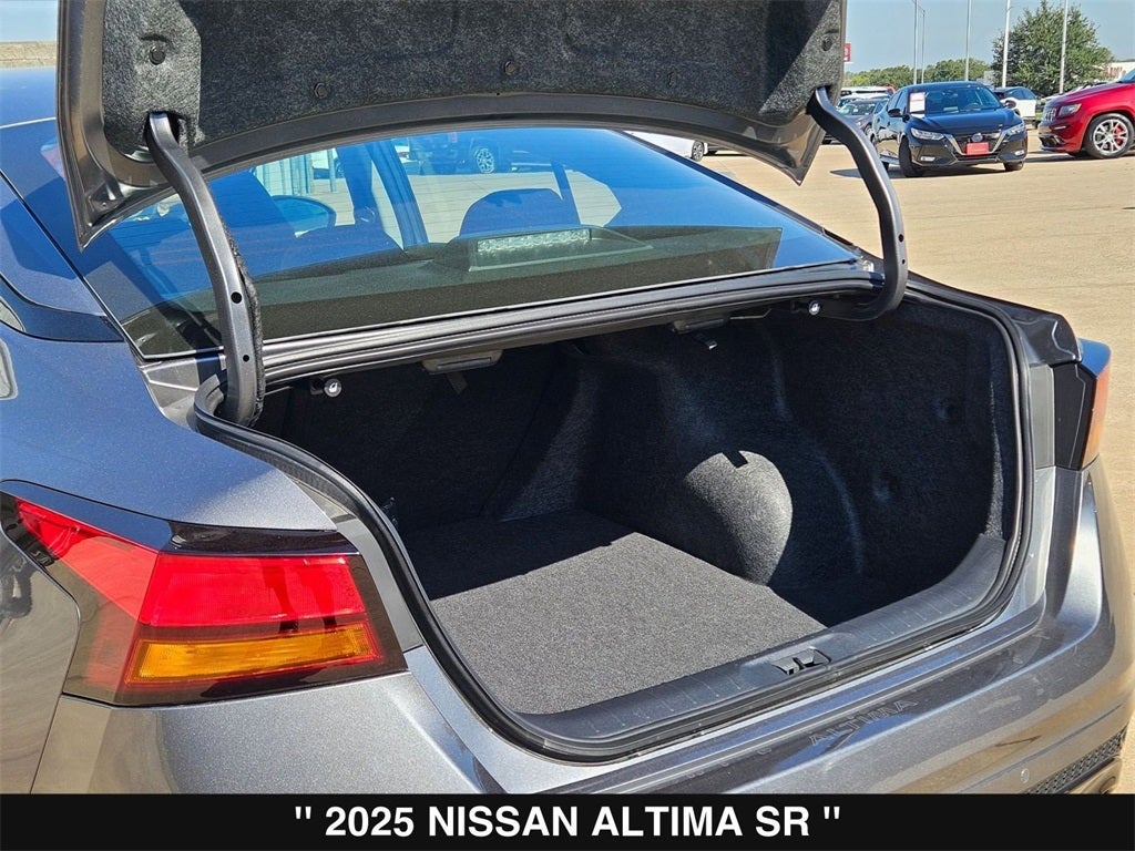 2025 Nissan Altima 2.5 SR