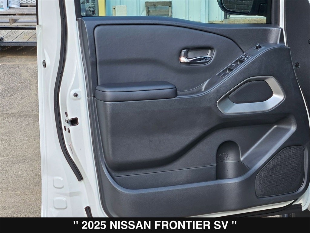 2025 Nissan Frontier SV