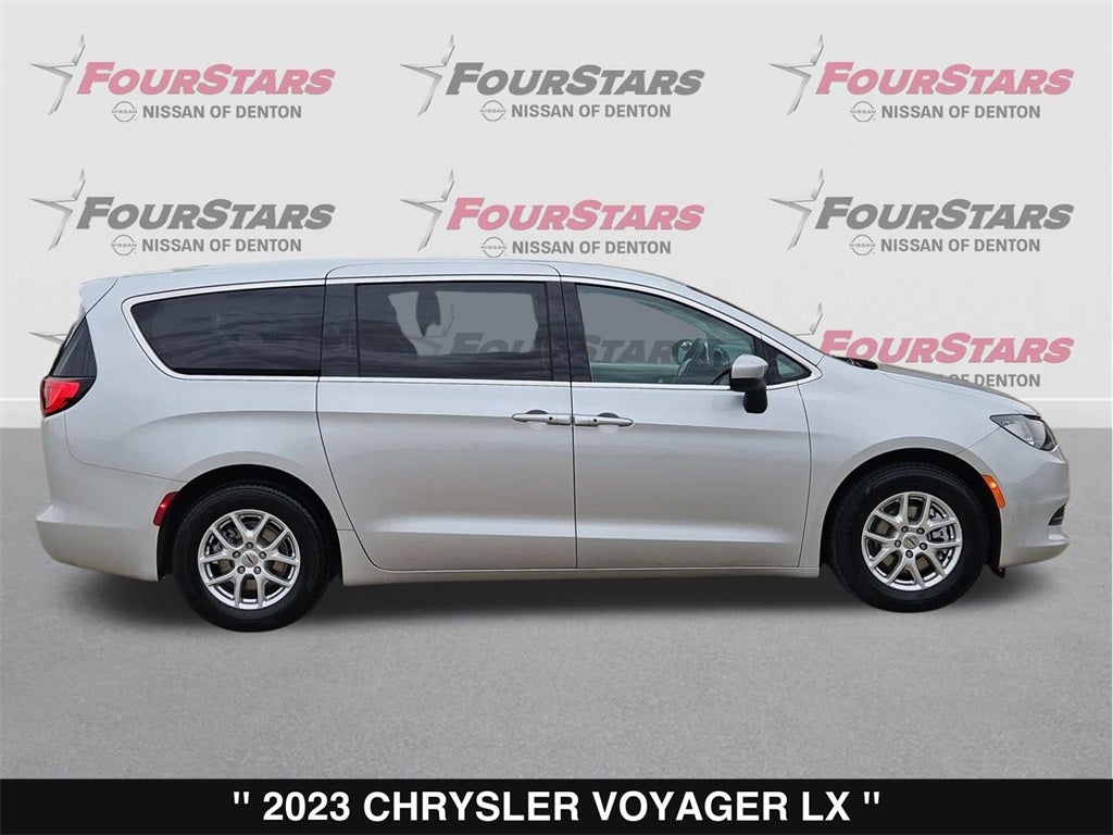 2023 Chrysler Voyager LX