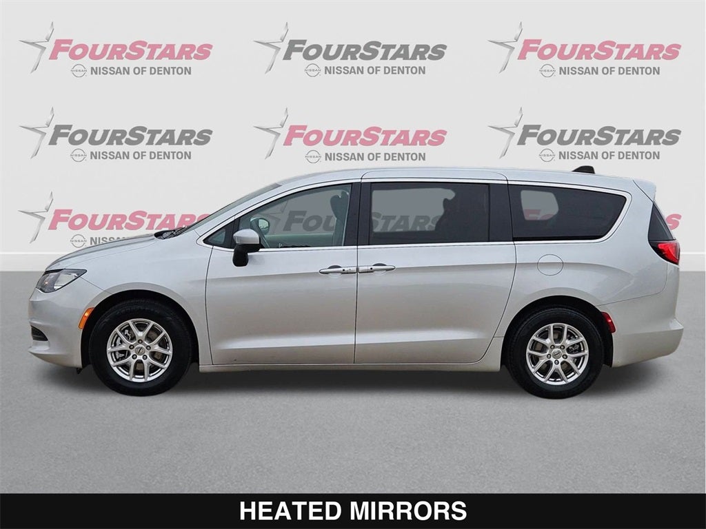 2023 Chrysler Voyager LX