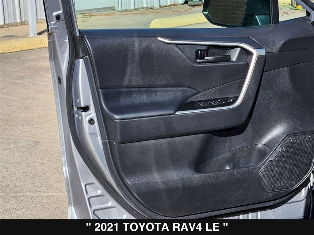 2021 Toyota RAV4 LE