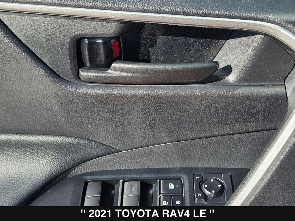 2021 Toyota RAV4 LE