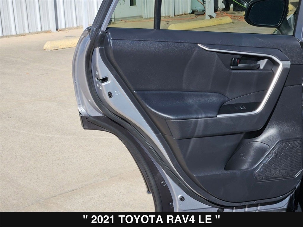 2021 Toyota RAV4 LE