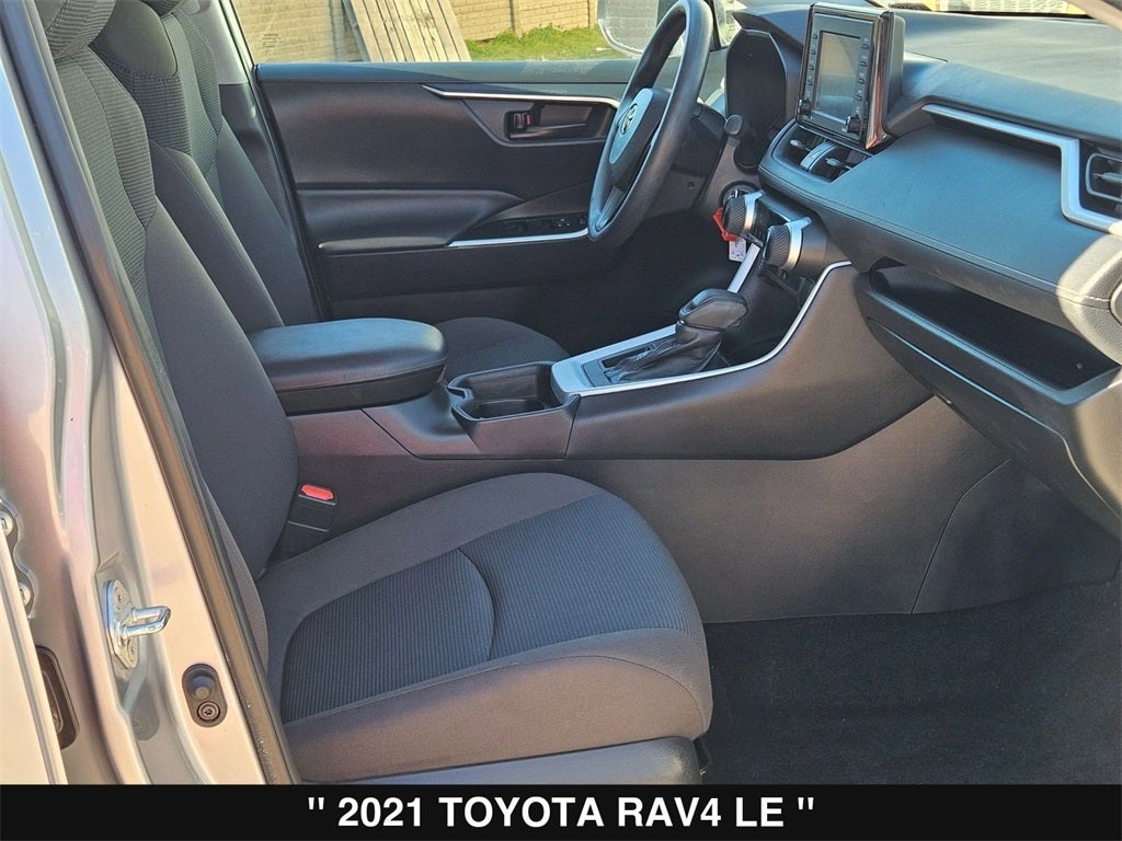 2021 Toyota RAV4 LE