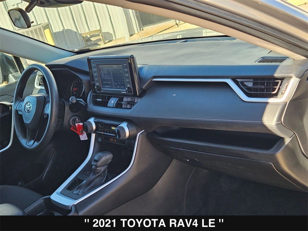 2021 Toyota RAV4 LE