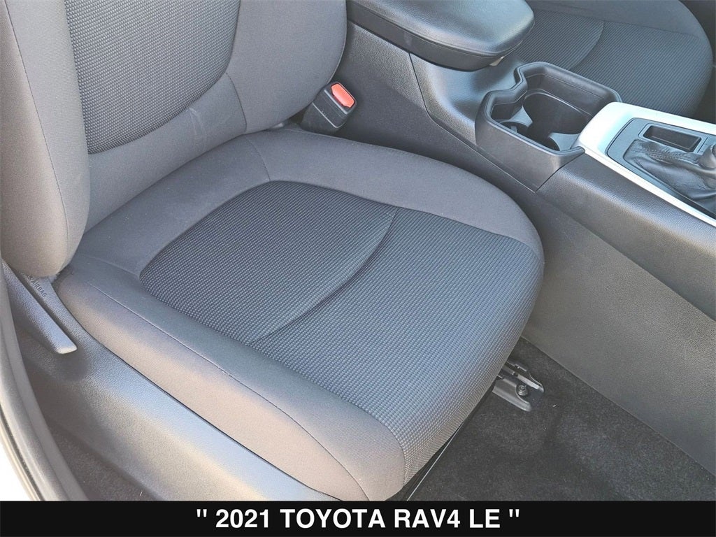 2021 Toyota RAV4 LE