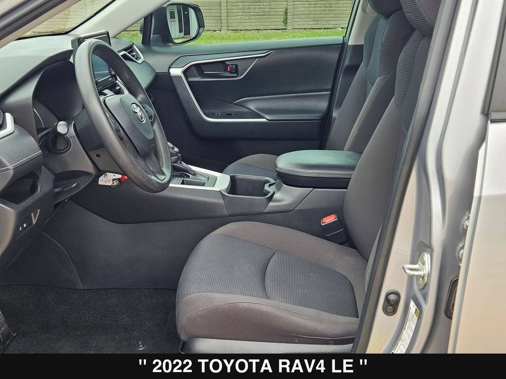 2022 Toyota RAV4 LE