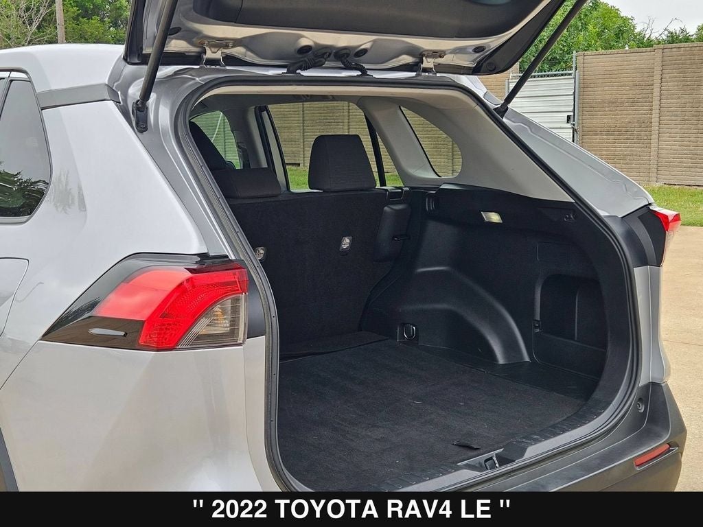 2022 Toyota RAV4 LE