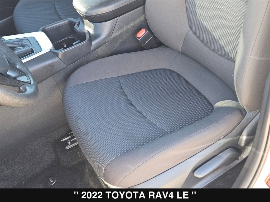 2022 Toyota RAV4 LE