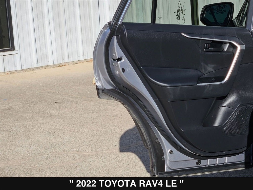 2022 Toyota RAV4 LE