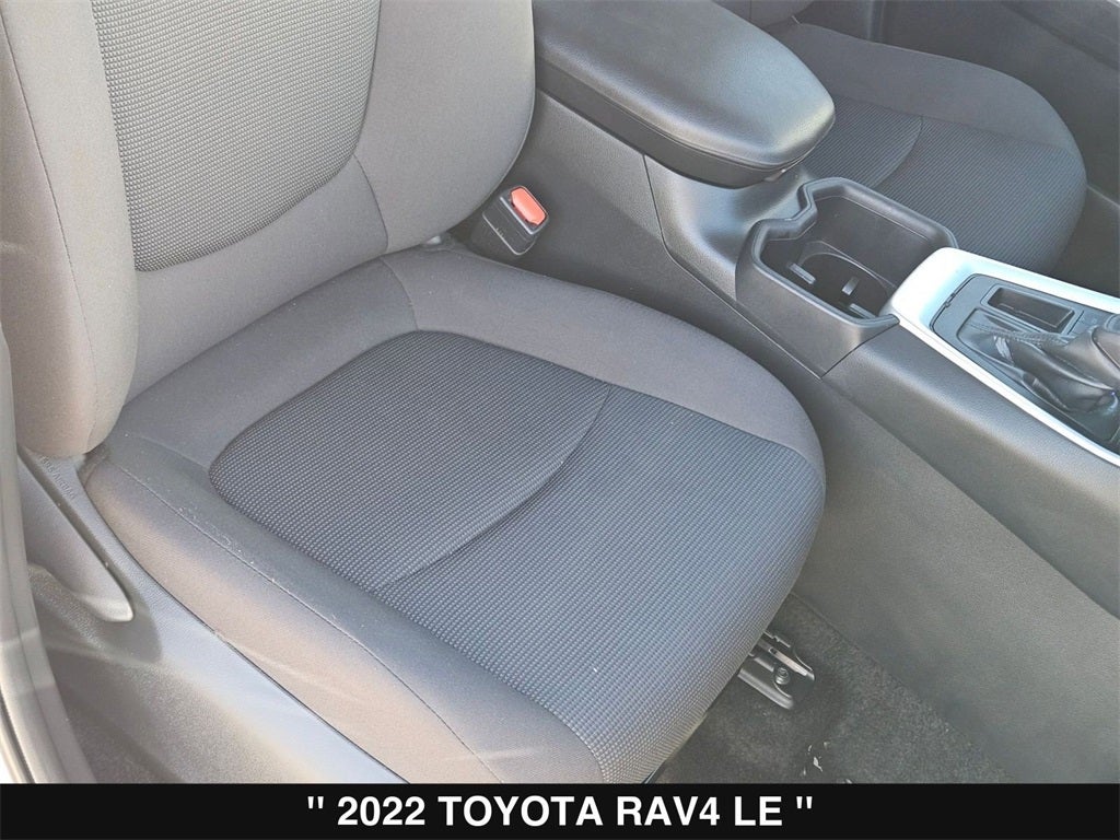 2022 Toyota RAV4 LE