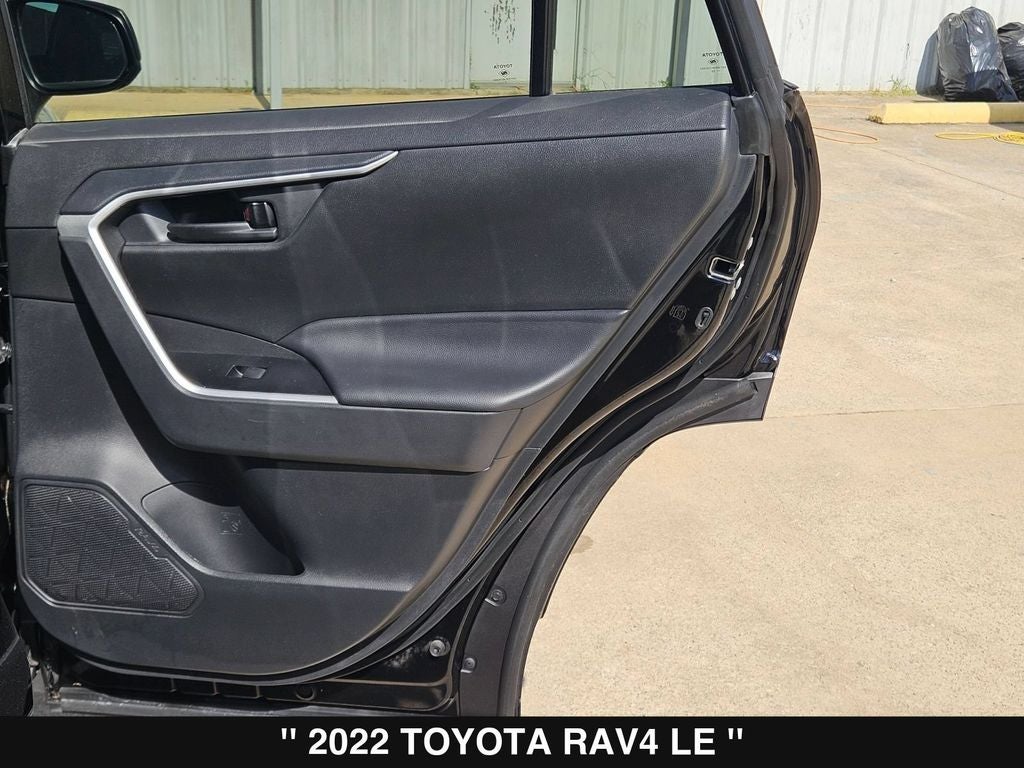 2022 Toyota RAV4 LE