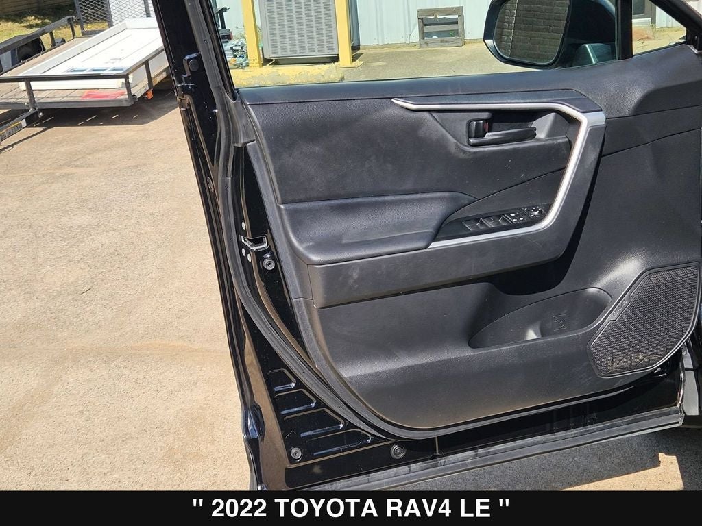 2022 Toyota RAV4 LE