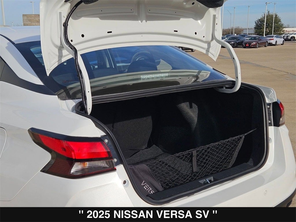 2025 Nissan Versa 1.6 SV
