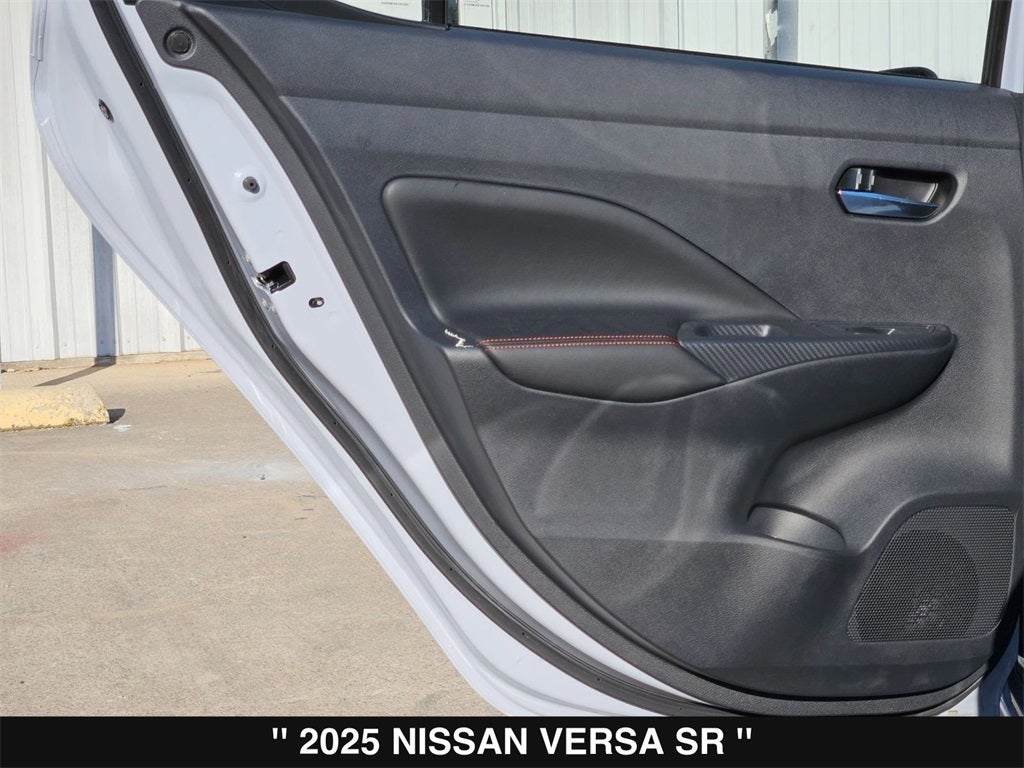2025 Nissan Versa 1.6 SR