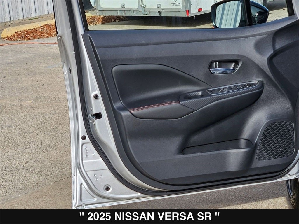 2025 Nissan Versa 1.6 SR