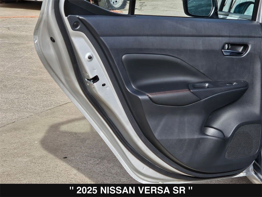 2025 Nissan Versa 1.6 SR