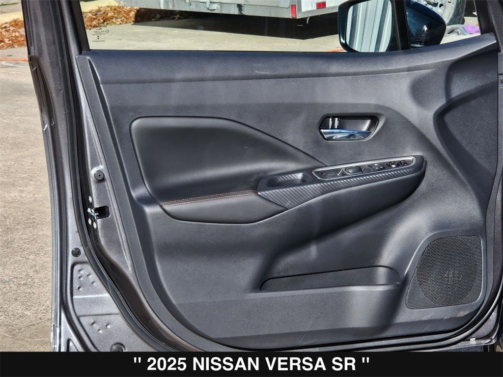 2025 Nissan Versa 1.6 SR