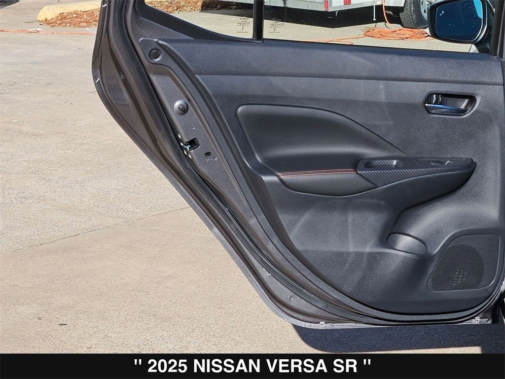 2025 Nissan Versa 1.6 SR