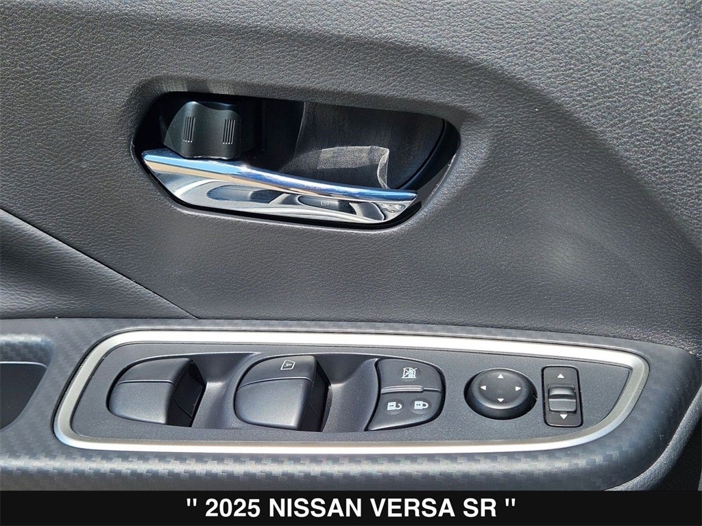 2025 Nissan Versa 1.6 SR