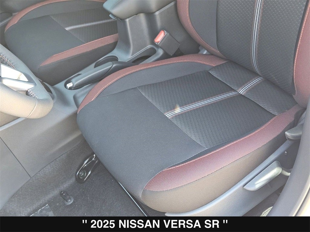 2025 Nissan Versa 1.6 SR