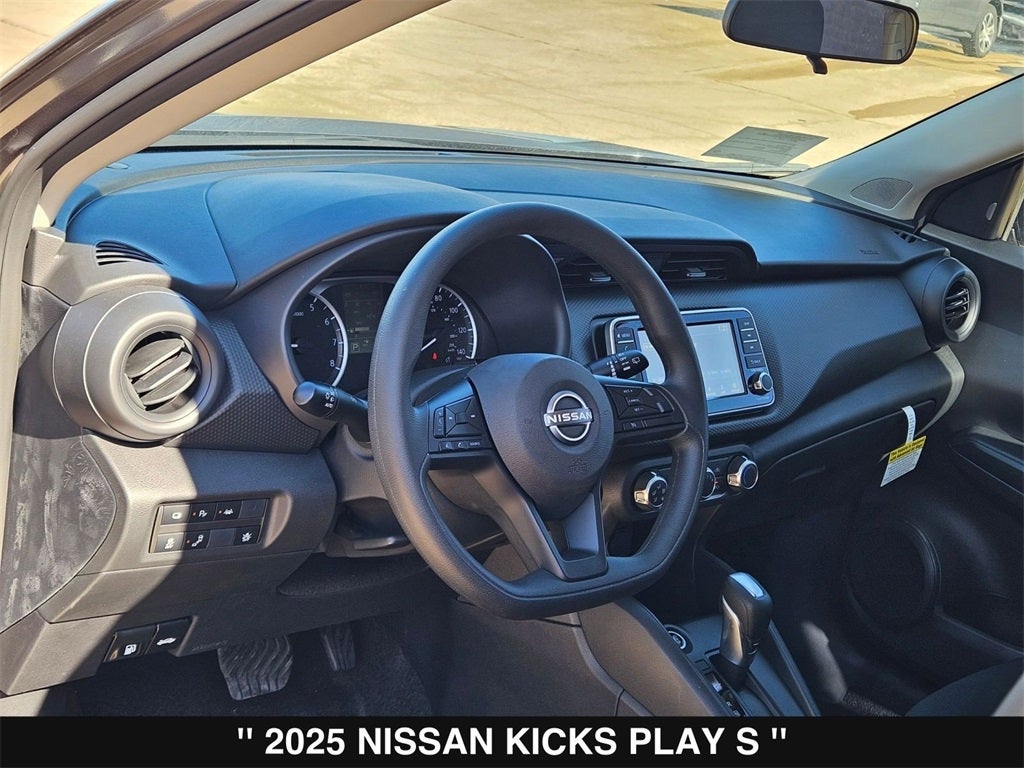 2025 Nissan Kicks Play S