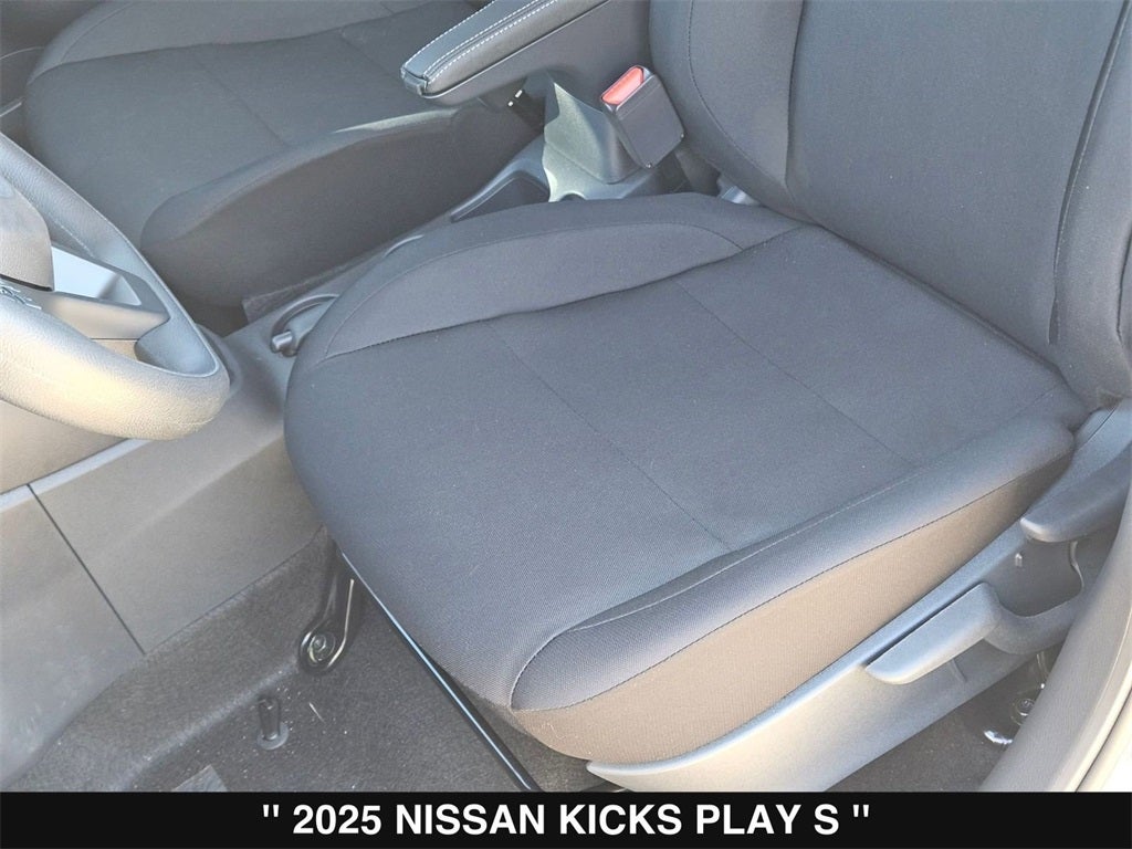 2025 Nissan Kicks Play S