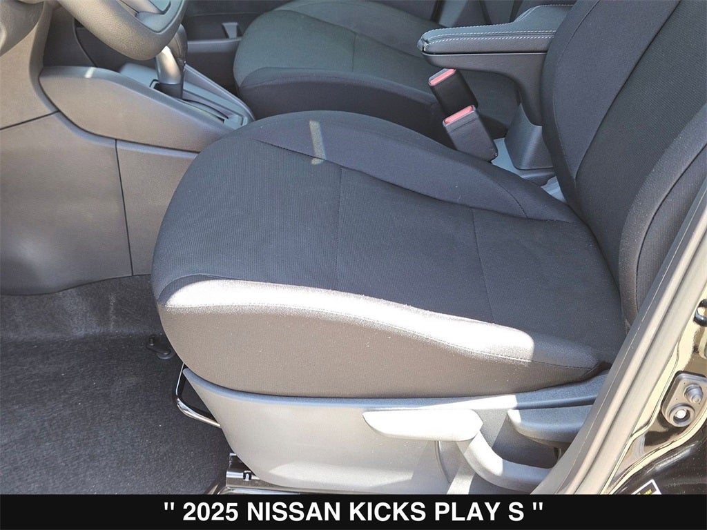 2025 Nissan Kicks Play S