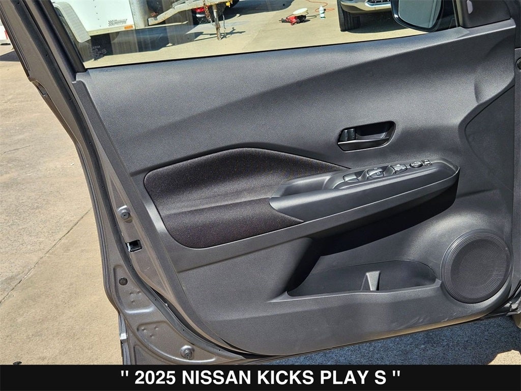 2025 Nissan Kicks Play S