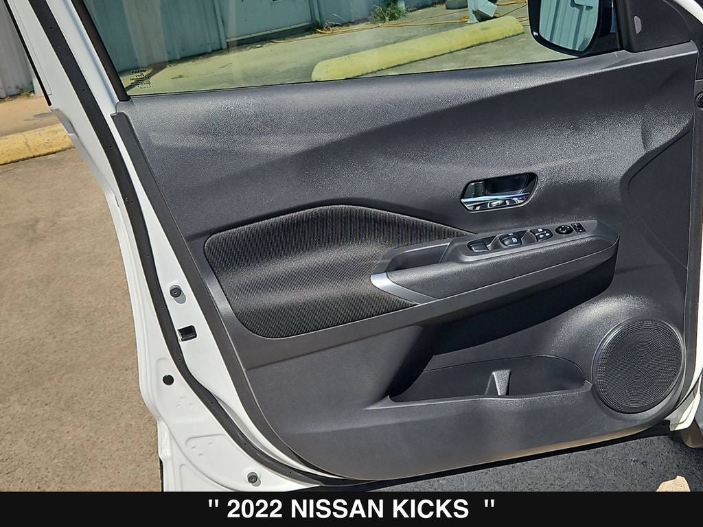 2022 Nissan Kicks SV