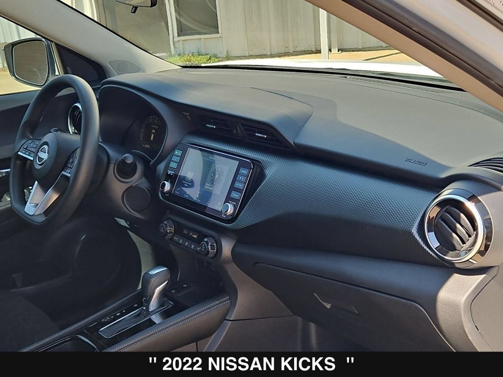 2022 Nissan Kicks SV